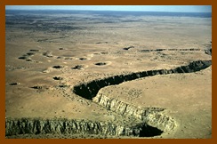 Crateras e trilha da serpente em Winslow, no Arizona.